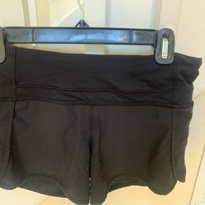 Lululemon size 4 Speed up lined shorts